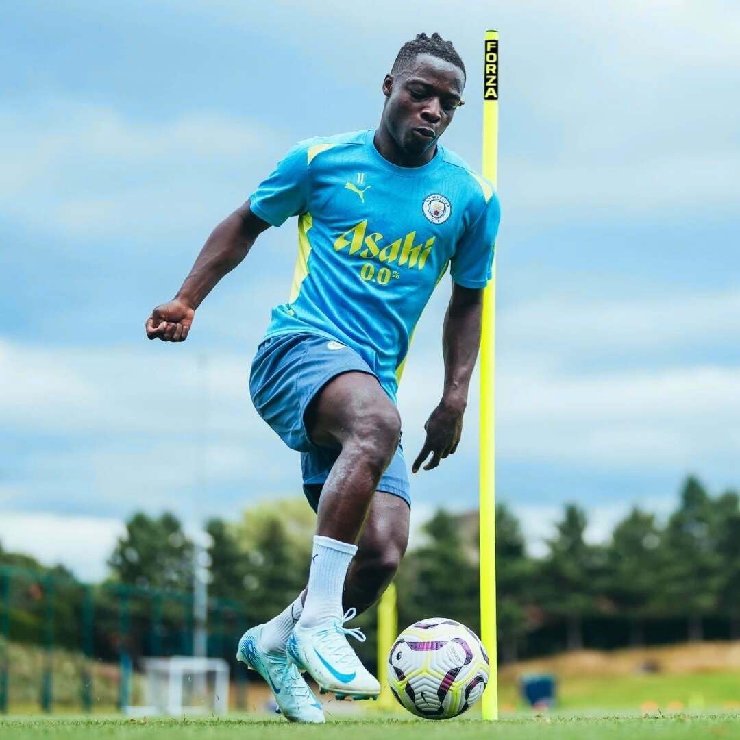 FORZA Slalom Training Poles | 5ft or 6ft Spring Loaded Agility Training Poles - Packs of 8 or 16 for Football, Agility & Fitness Drills